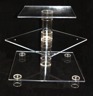 Good quality acrylic cake stand