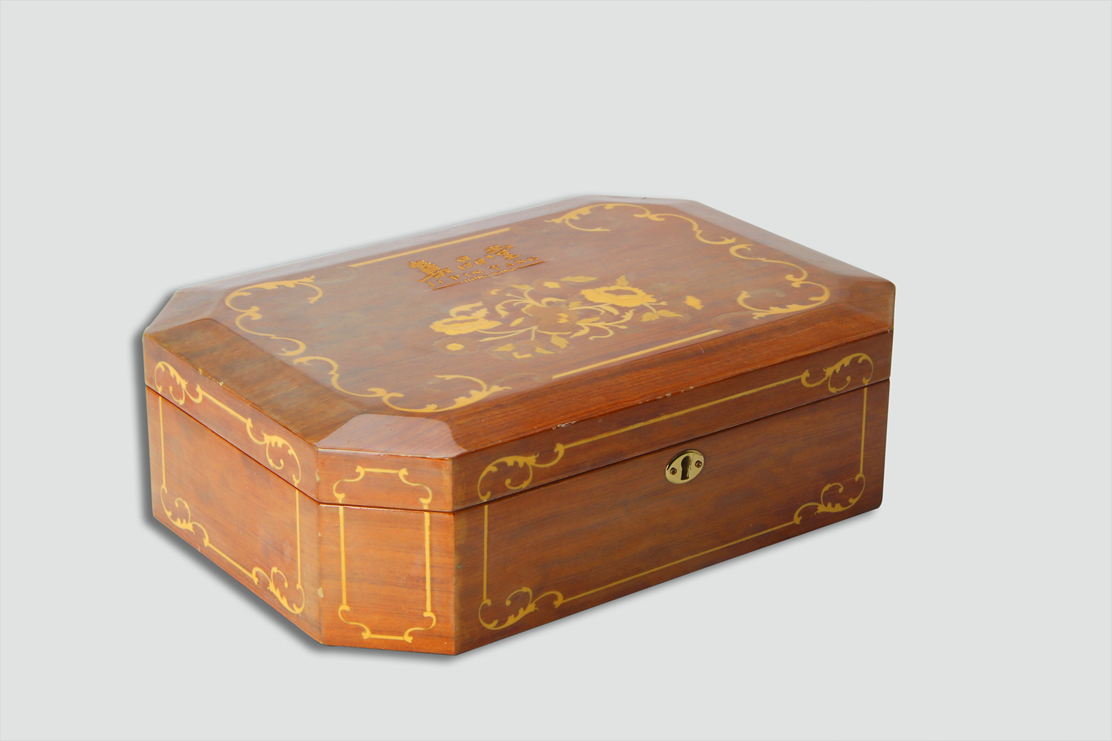 Wooden storage box Wooden storage box